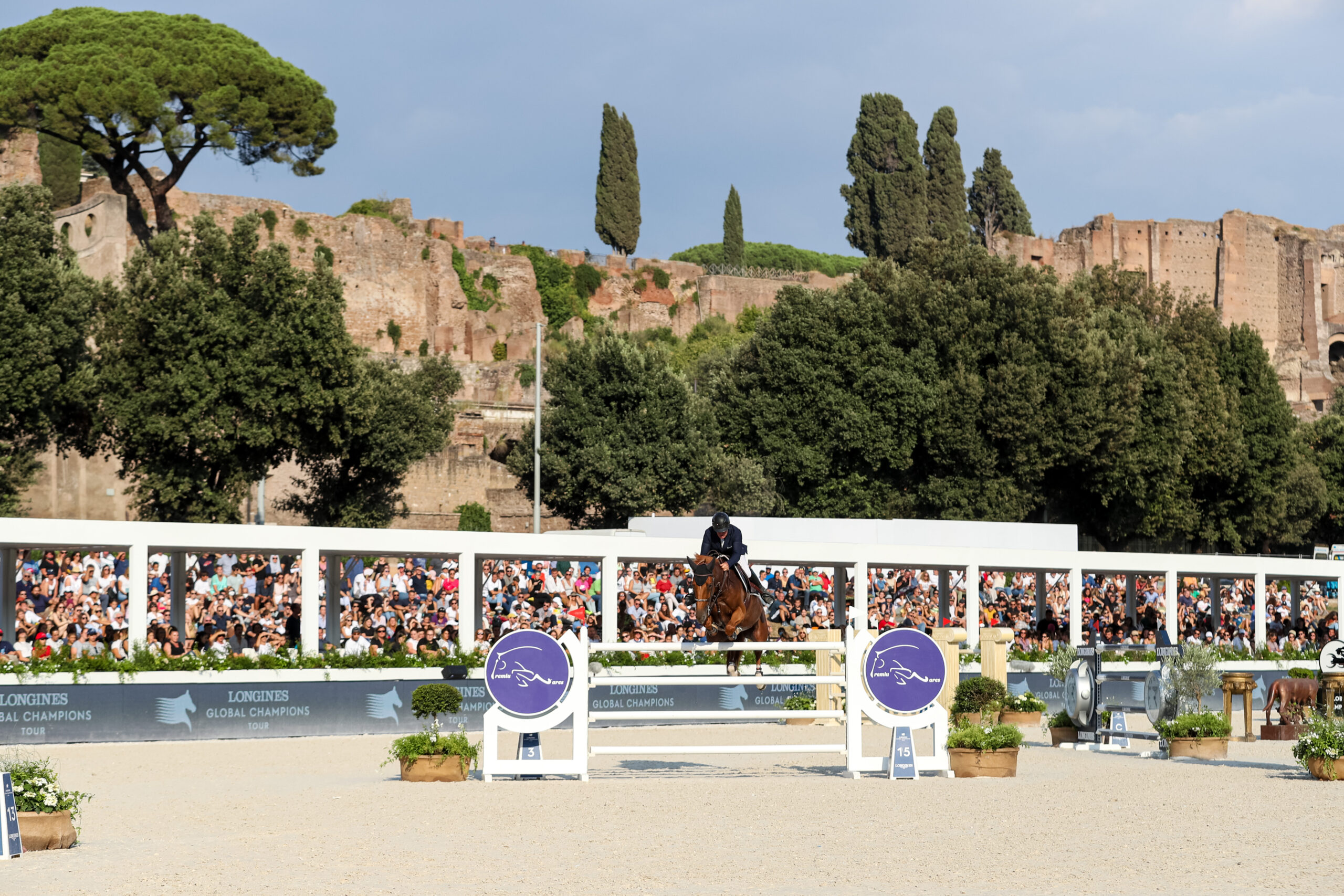 CAVALLI CAVALIERI E AMAZZONI AL CIRCO MASSIMO PER IL LONGINES